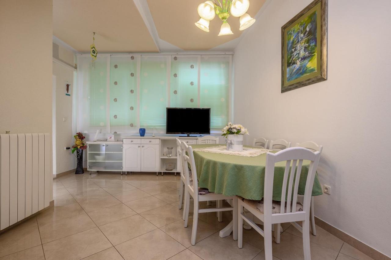 Apartments Juric Podstrana Exterior photo