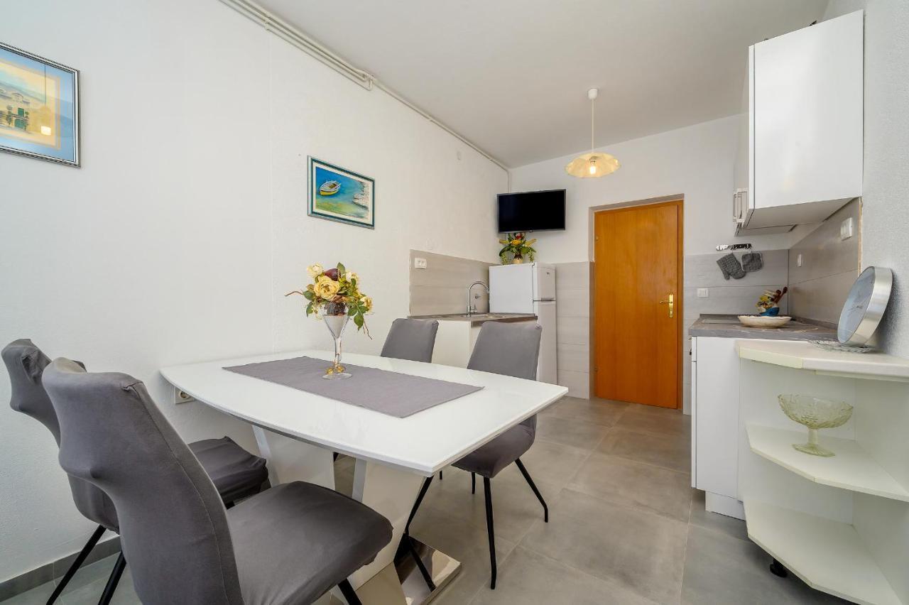 Apartments Juric Podstrana Exterior photo