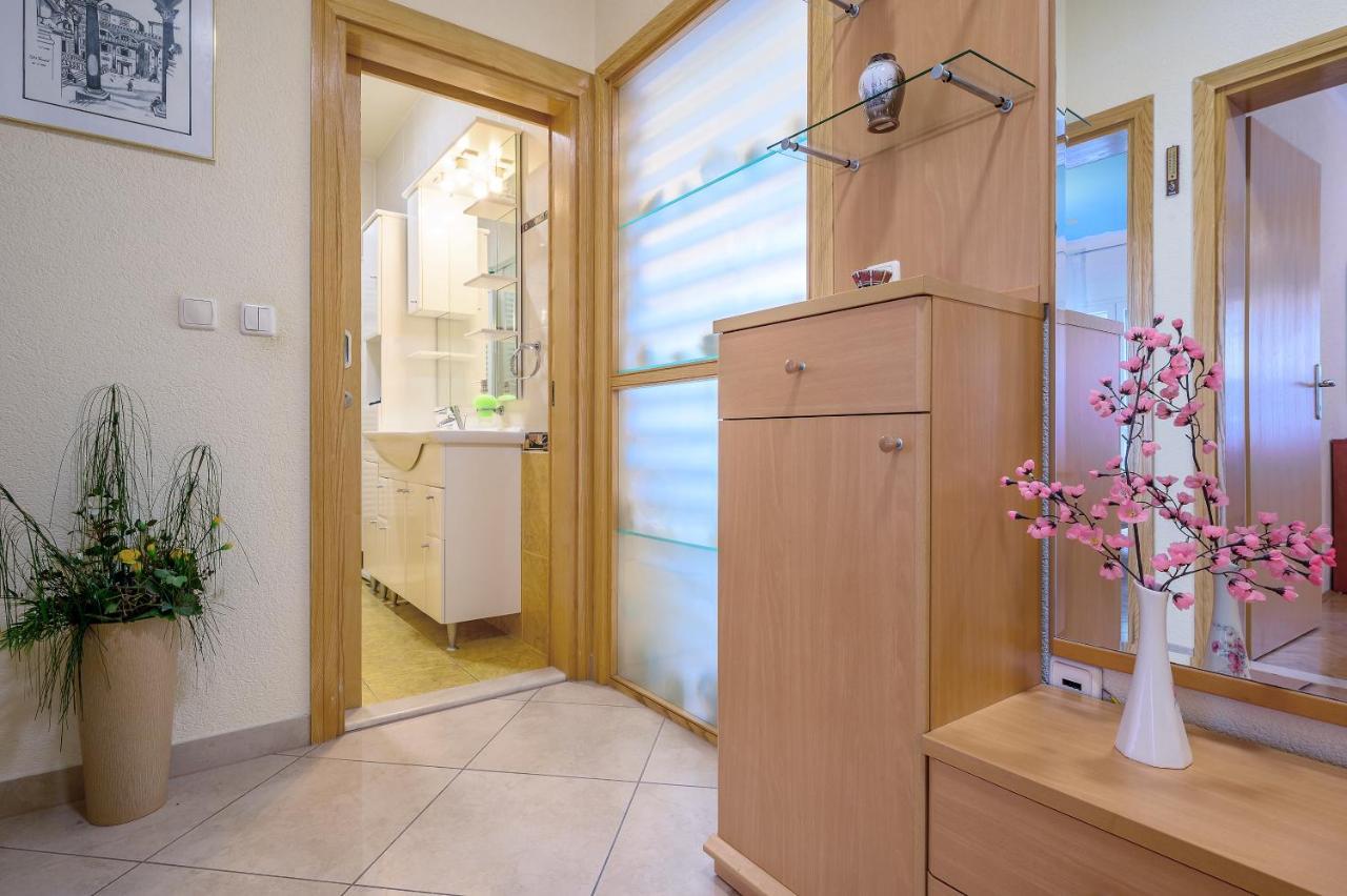 Apartments Juric Podstrana Exterior photo