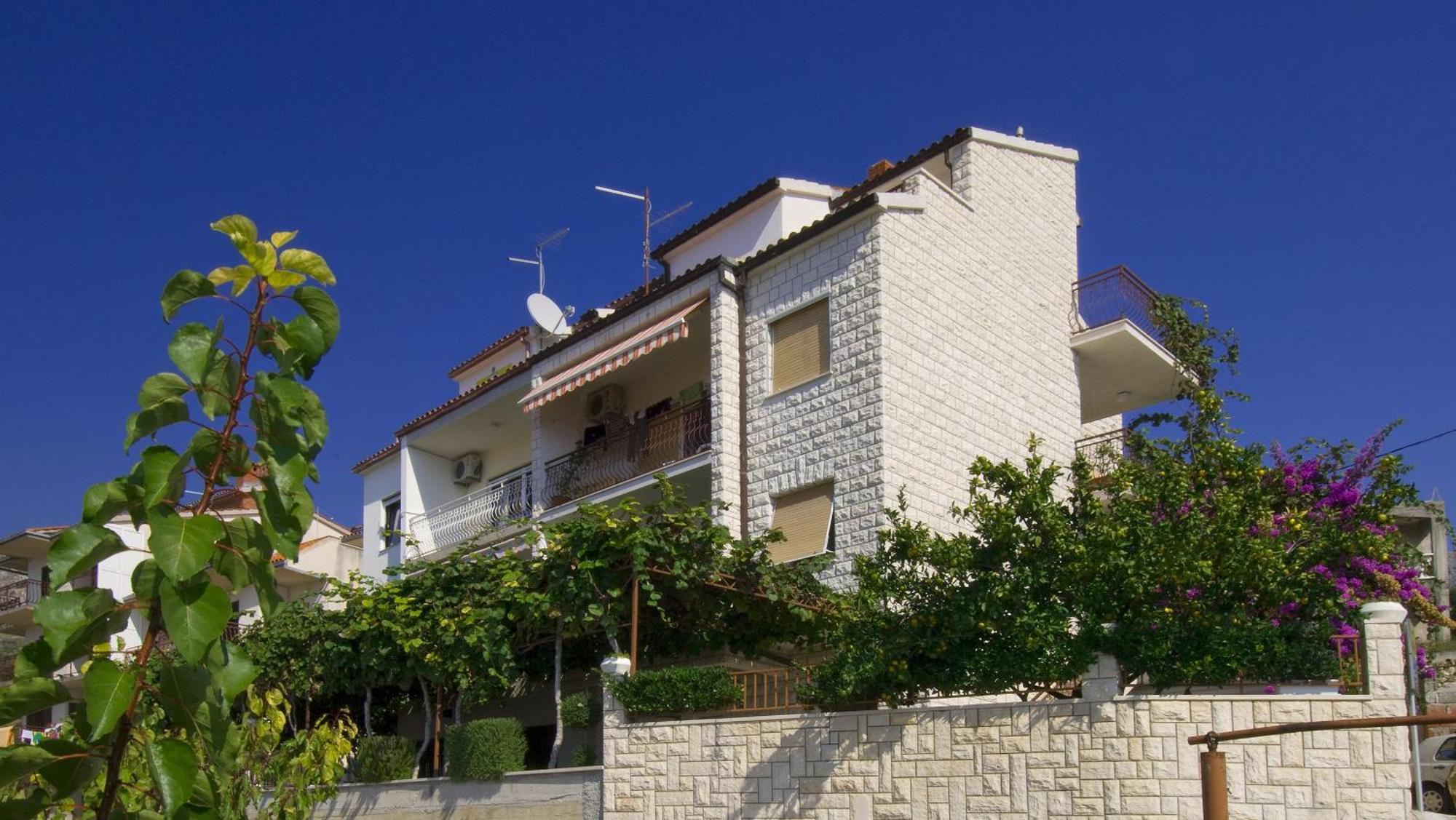 Apartments Juric Podstrana Exterior photo